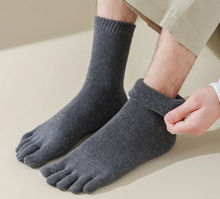 Warm 5-Toe Ankle Socks With Heel