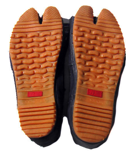 Bottom of rubber outsole of black jikatabi