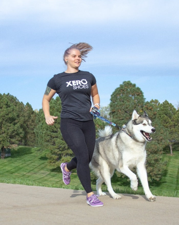 Running with a friend in Violet Prio Minimal Athletic Shoes